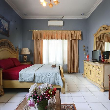 วิลลา ศรีมางันตี Hotel จาการ์ตา ภายนอก รูปภาพ