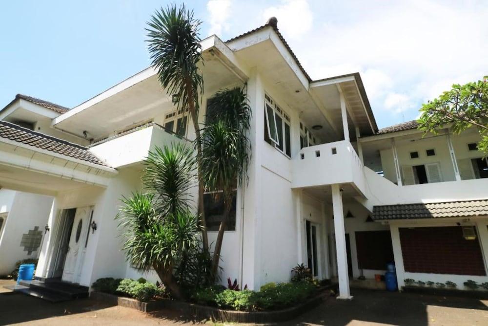 วิลลา ศรีมางันตี Hotel จาการ์ตา ภายนอก รูปภาพ